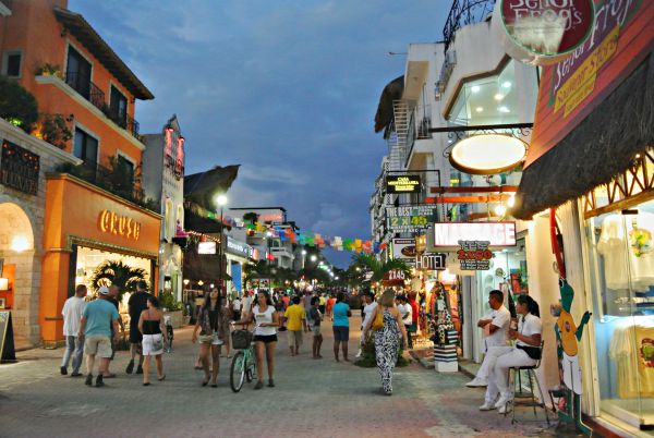 Picture of Playa del Carmen's Quinta Avenida (Fifth Avenue)